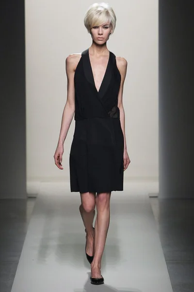 Look 30
